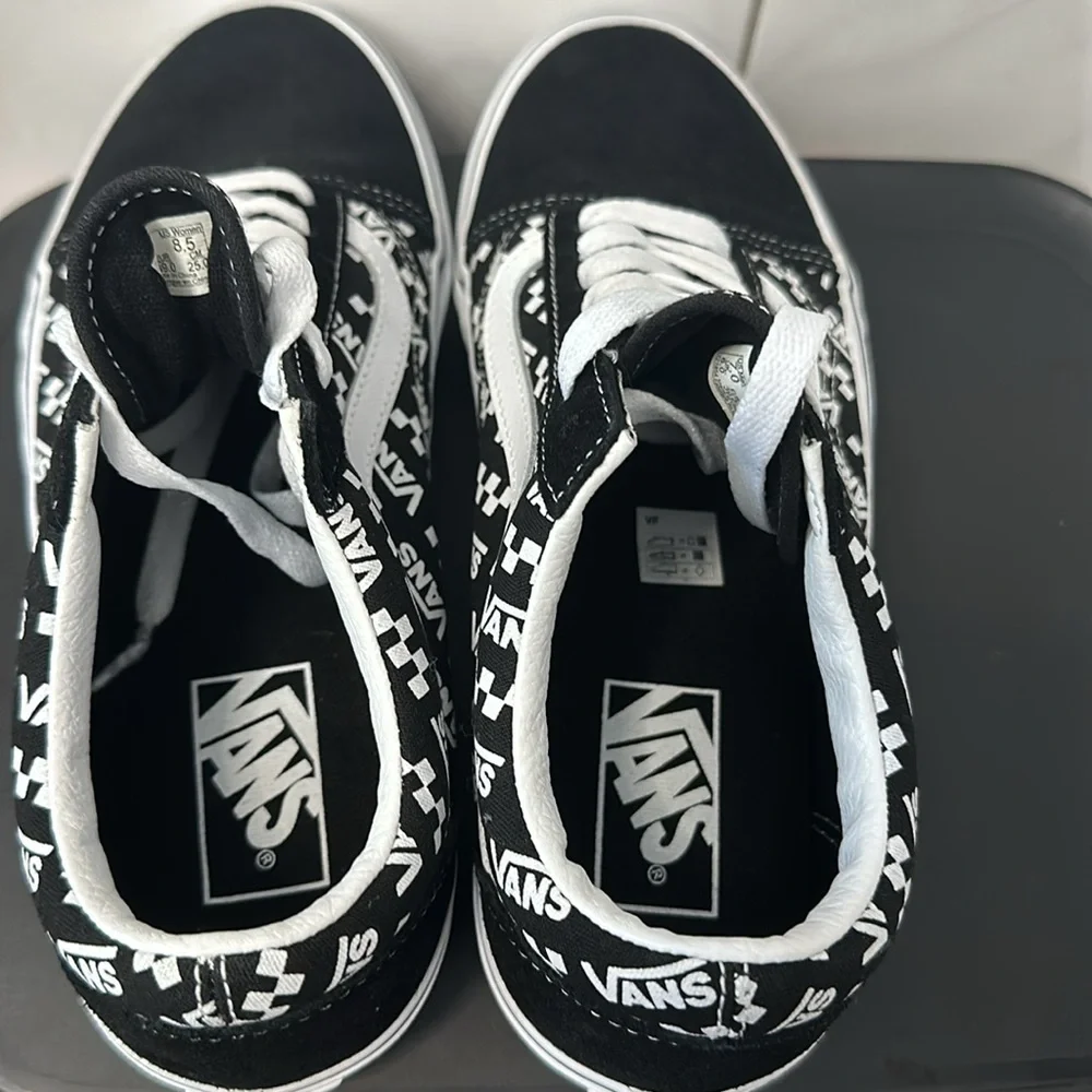 Vans Old Skool Sneakers - Picture 11 of 11